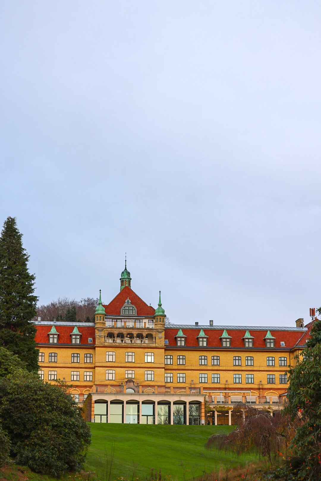 Blick aus dem Garten des Kurhotels Hotel Vejlefjord