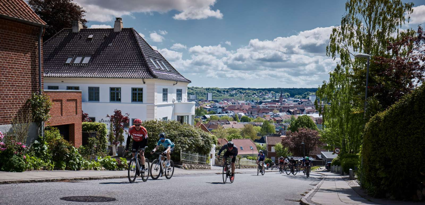 Cyclists for the spring cycle race Grejsdalsløbet