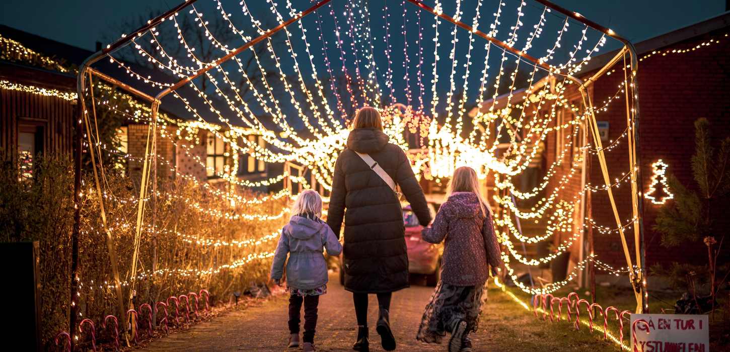 Family at a light tunnel on Lundhusvej