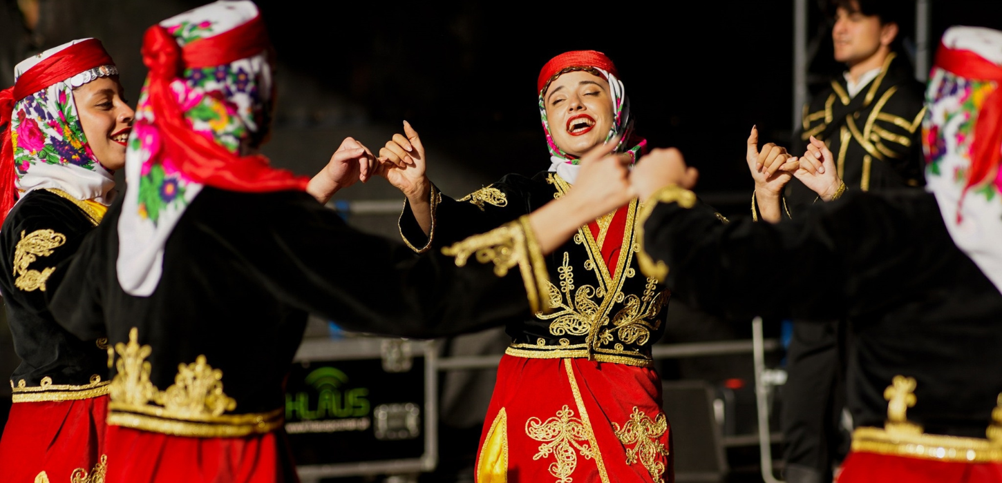 Artvin Girls til Triangle Folklore Festival