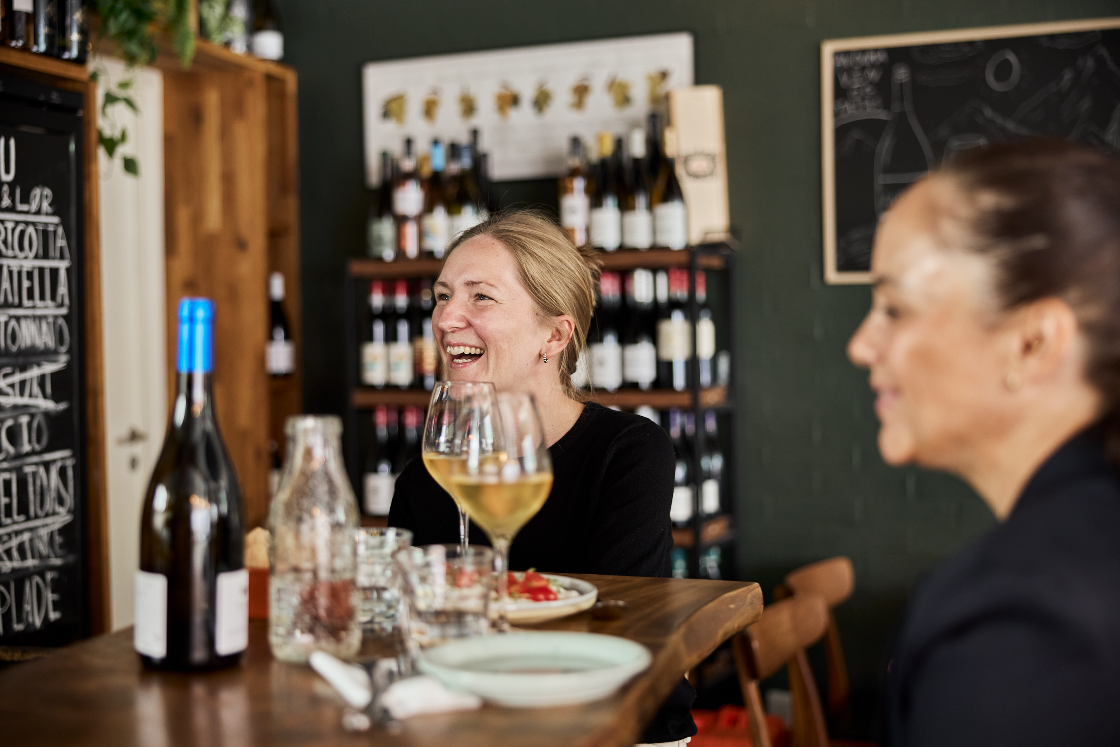 Wein und Tapas in der Anduma Vinbar mit ein paar Freundinnen in Vejle