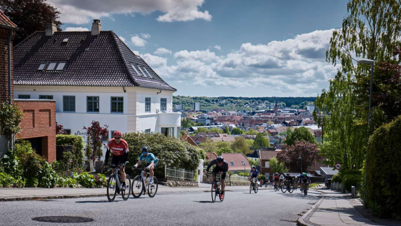 Cyclists for the spring cycle race Grejsdalsløbet