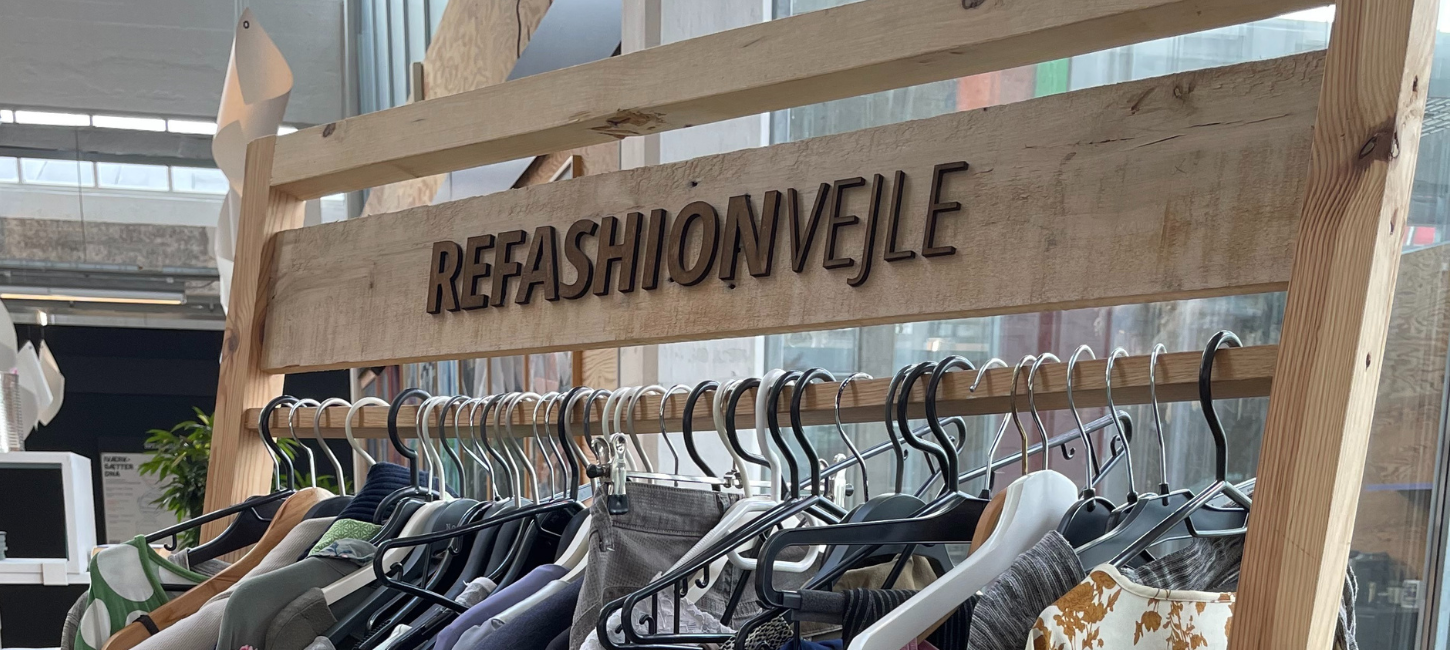 Clothes rack with recycled clothes from ReFashion Vejle