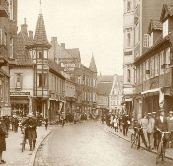 Billede taget i Torvegade i Vejle, ca. år 1925