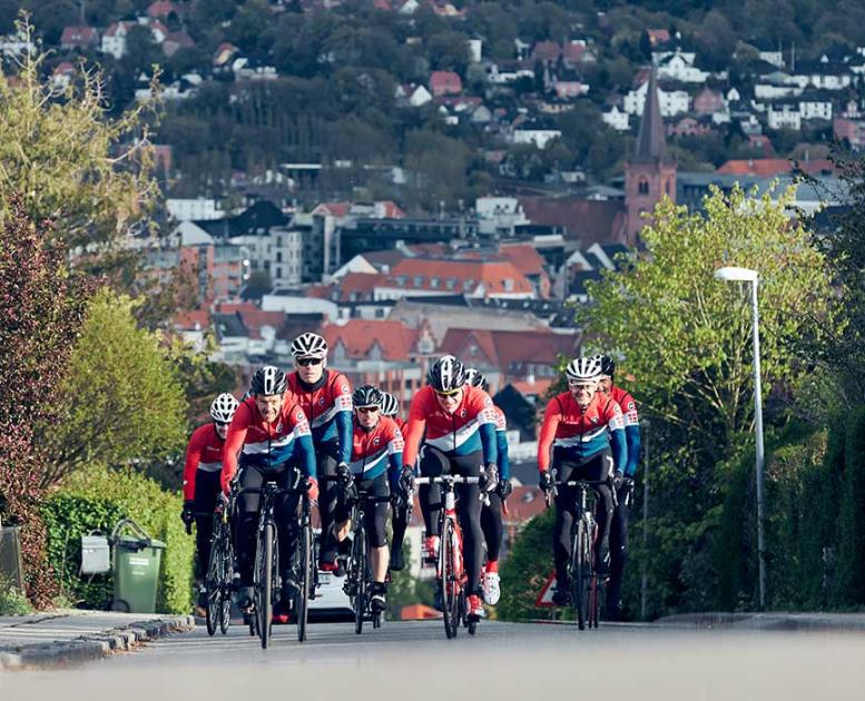 Cyclists cycle up Gammel Kongevej in Vejle